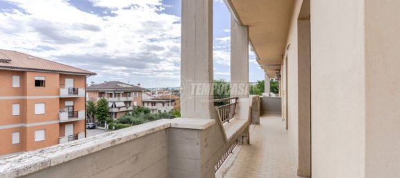 3 bedrooms Apartment in Morrovalle, Italy No. 71449 13