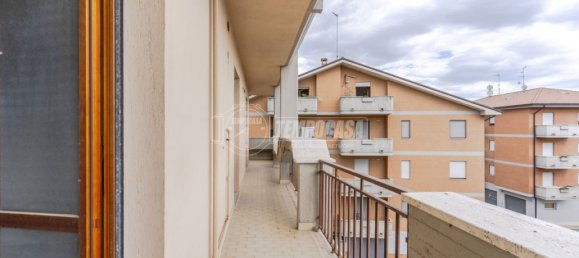 3 bedrooms Apartment in Morrovalle, Italy No. 71449 11