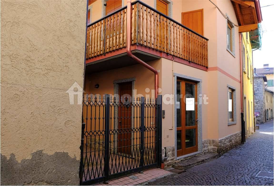5-Zimmer Gewerbliche Immobilie in Borno, Italy, Nr. 265538