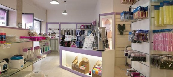 5 rooms Commercial property in Scandicci, Italy No. 40053 10