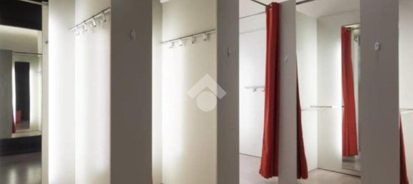 5 rooms Commercial property in Scandicci, Italy No. 40053 3