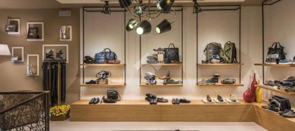 5 rooms Commercial property in Scandicci, Italy No. 40053 15