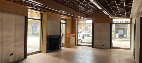 3 rooms Commercial property in Turin, Italy No. 91971 11