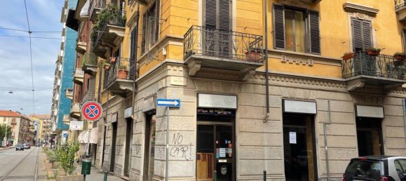 3 rooms Commercial property in Turin, Italy No. 91971 8