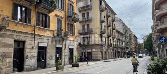 3 rooms Commercial property in Turin, Italy No. 91971 3
