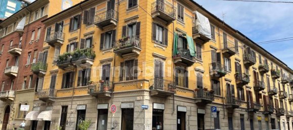 3 rooms Commercial property in Turin, Italy No. 91971 2