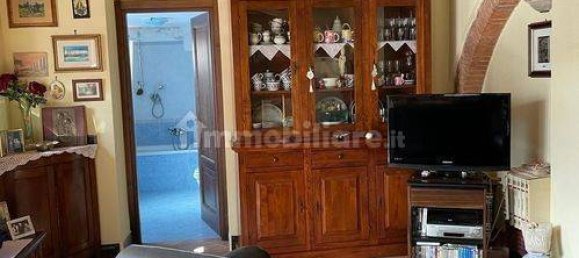 8 bedrooms House in Carrara, Italy No. 50917 3