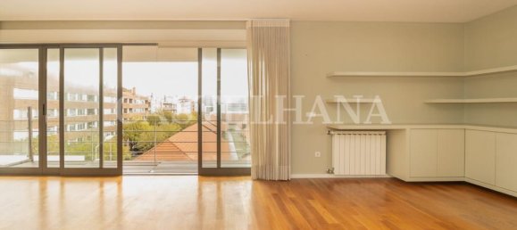 4 غرف نوم منزل ذو طابقين في Matosinhos, Portugal رقم 127690 3