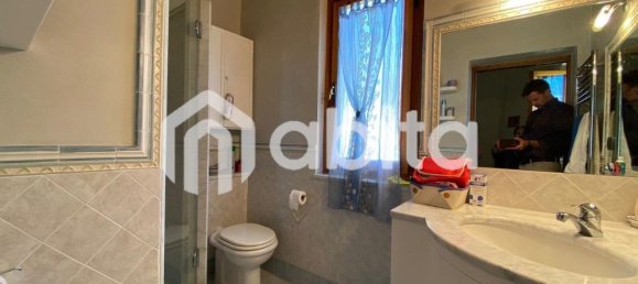 4 bedrooms Apartment in Reggello, Italy No. 360817 17