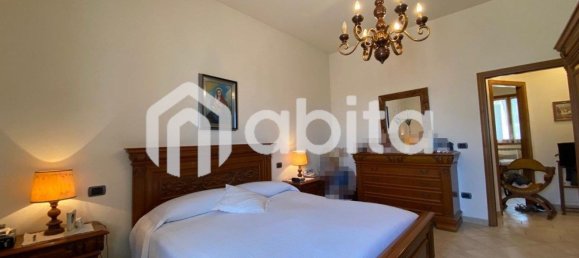 4 bedrooms Apartment in Reggello, Italy No. 360817 8