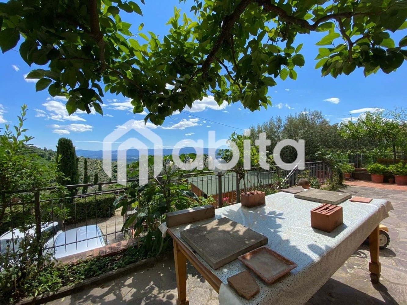 4 bedrooms Apartment in Reggello, Italy No. 360817