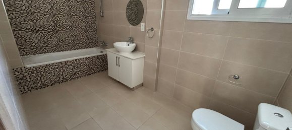 Вилла с 4 спальнями в Ороклини, Кипр № 26019 18