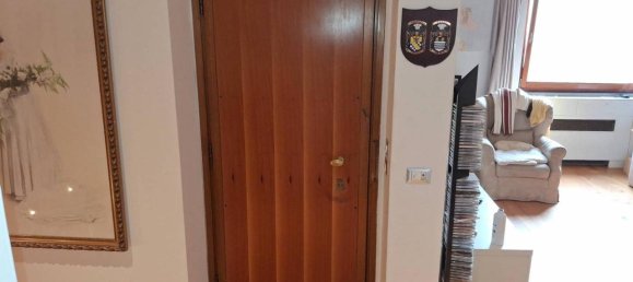 6 rooms Apartment in Florence, Italy No. 40215 8