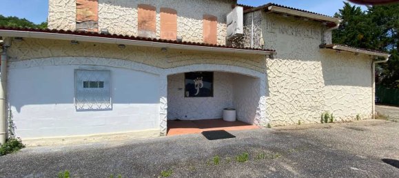 8 غرف نوم بناية في Aiguillon, France رقم 204060 2