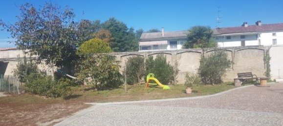 3 bedrooms House in Caresana, Italy No. 252862 2