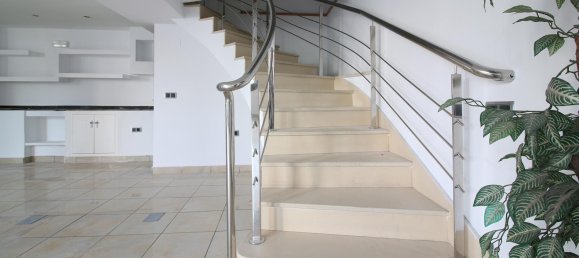 220m² Commercial property in Torrevieja, Spain No. 13416 5