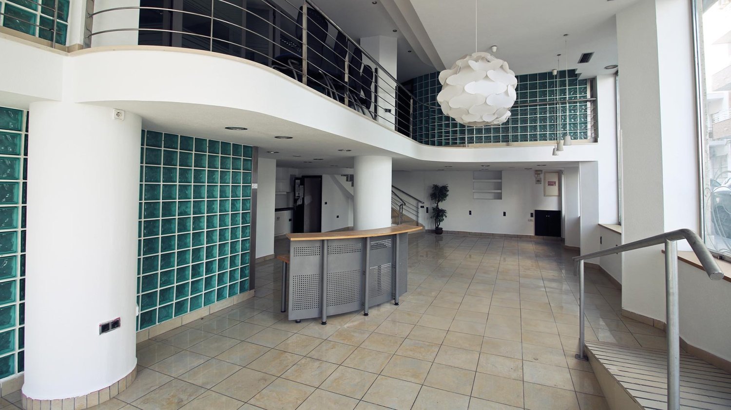 220m² Commercial property in Torrevieja, Spain No. 13416