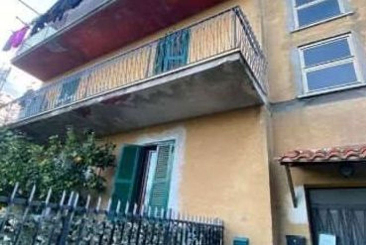 Apartamento de 3 dormitorios en Cave, Italy No. 310809