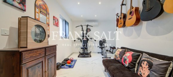 5 bedrooms Maisonette in Swieqi, Malta No. 2722 13