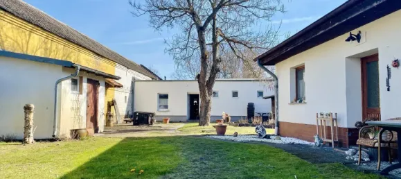 8 rooms House in Brandenburg, Germany No. 13101 2