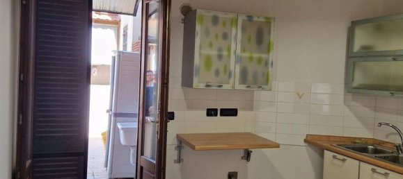 5 bedrooms Apartment in Campi Bisenzio, Italy No. 324616 7