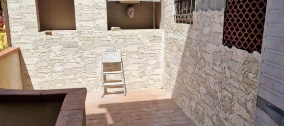 5 bedrooms Apartment in Campi Bisenzio, Italy No. 324616 13