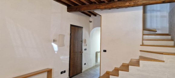 5 bedrooms Apartment in Campi Bisenzio, Italy No. 324616 4