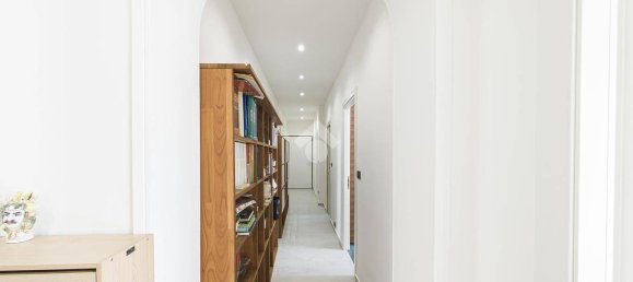 3 bedrooms Apartment in Milan, Italy No. 378945 4