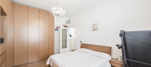 3 bedrooms Apartment in Milan, Italy No. 378945 7