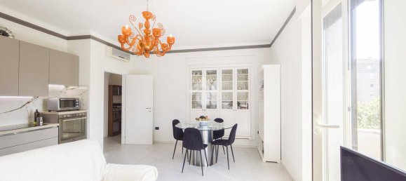 3 bedrooms Apartment in Milan, Italy No. 378945 2