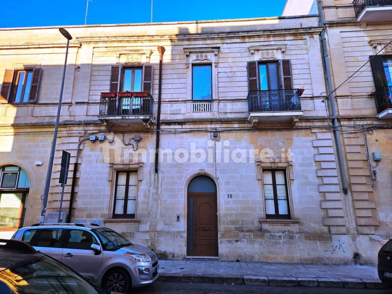 Квартира с 2 спальнями в Лечче, Италия № 31702