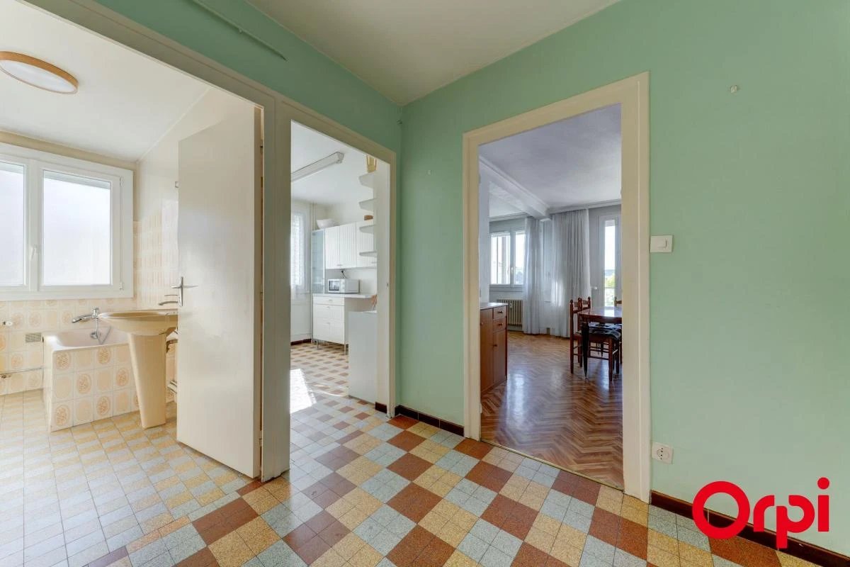 1 غرف نوم شقة في Venissieux, France رقم 348247