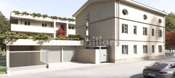 3 bedrooms Penthouse in Seregno, Italy No. 183181 2