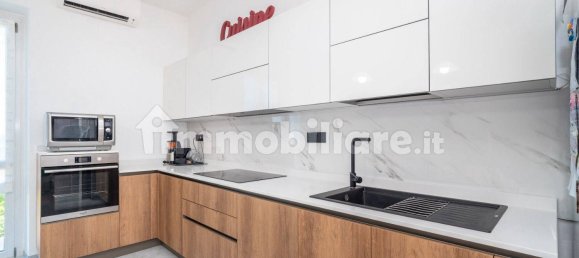 2 Schlafzimmer Wohnung in Turin, Italy, Nr. 345600 8