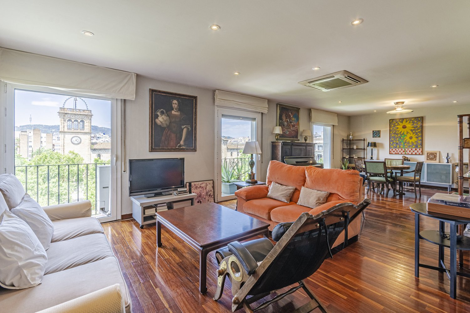 4 bedrooms Apartment in Ciutat Vella, Spain No. 29313