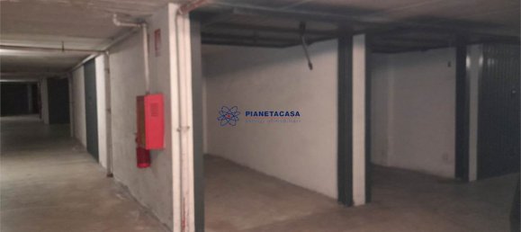 1 room Garage in Bergamo, Italy No. 70880 4
