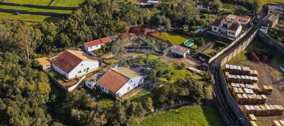 14 bedrooms House in Rabo de Peixe, Portugal No. 173486 2