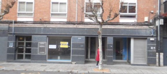 Gewerbliche Immobilie in Leon, Spain 221m², Nr. 75234 2