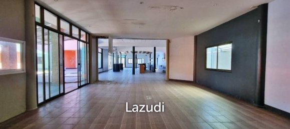 4 bedrooms Commercial property in Sattahip, Thailand No. 15305 7