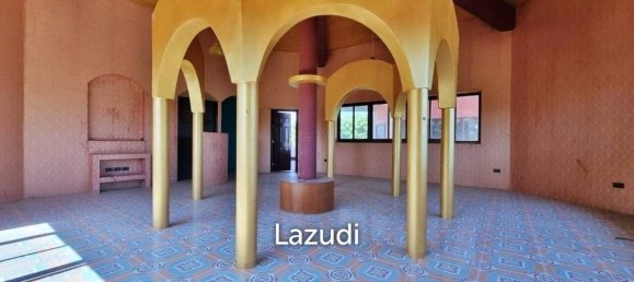 4 bedrooms Commercial property in Sattahip, Thailand No. 15305 2