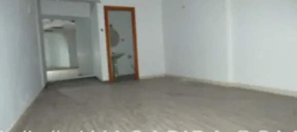 Propiedad comercial de 4 dormitorios en Castellón de la Plana, Spain No. 72045 5