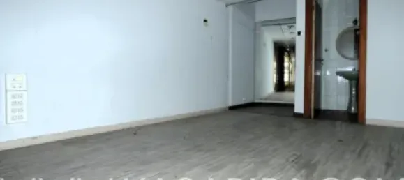 Propiedad comercial de 4 dormitorios en Castellón de la Plana, Spain No. 72045 4