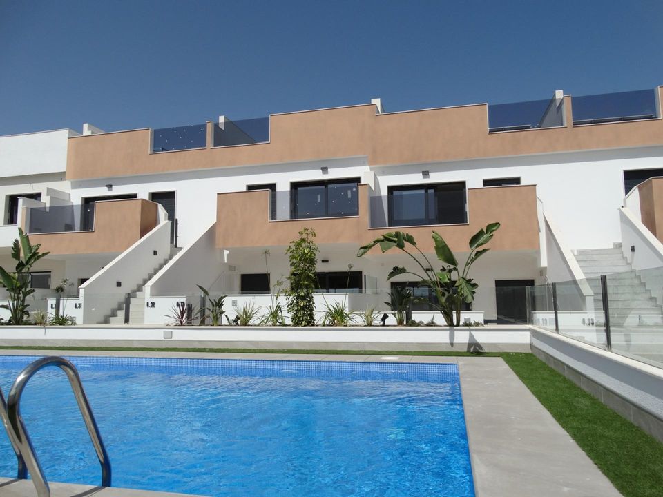 2 bedrooms Bungalow in Alicante, Spain No. 282977