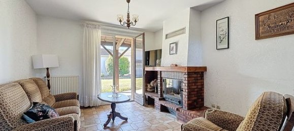 4 bedrooms House in Civrieux, France No. 311512 7