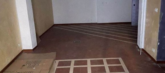 48m² Commercial property in Siena, Italy No. 331293 3