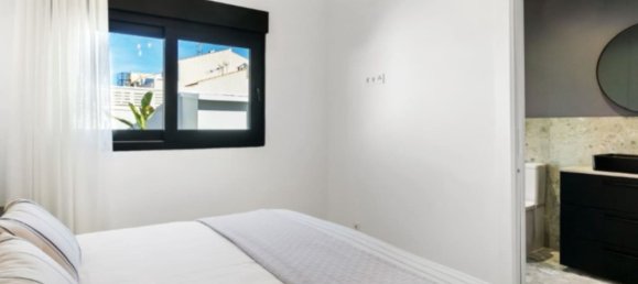 Casa de 3 dormitorios en Torrevieja, Spain No. 188338 2