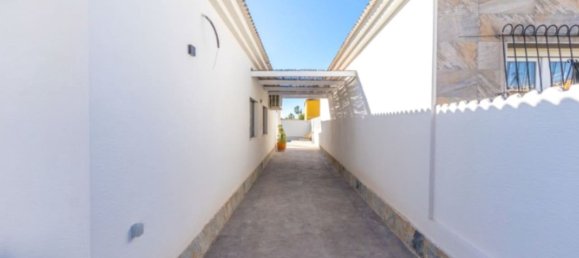 Casa de 3 dormitorios en Torrevieja, Spain No. 188338 5