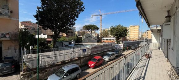 3-Zimmer Wohnung in Naples, Italy, Nr. 144020 3