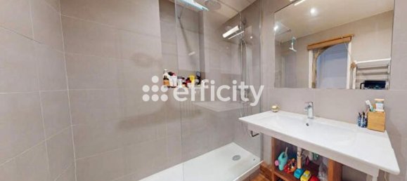 Квартира с 4 спальнями в Бур-ля-Рен, Франция № 163290 5