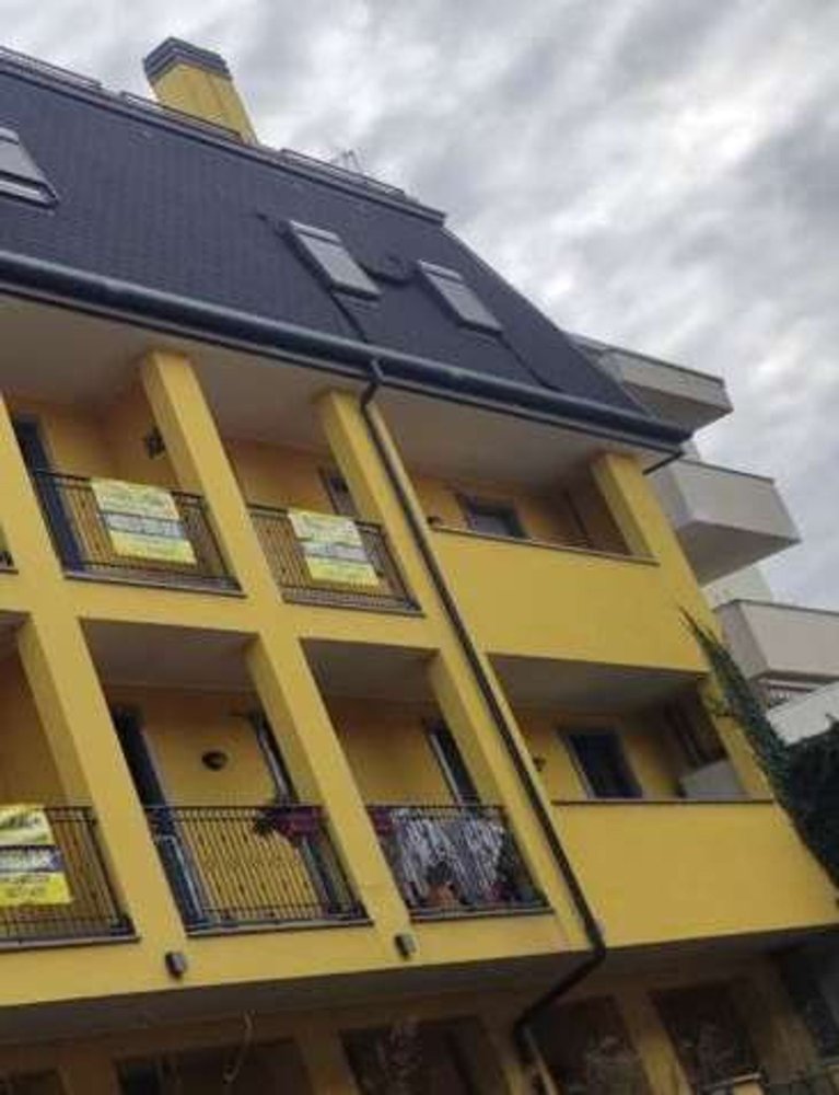 Квартира с 3 комнатами в Бовизио Машаго, Италия № 179762